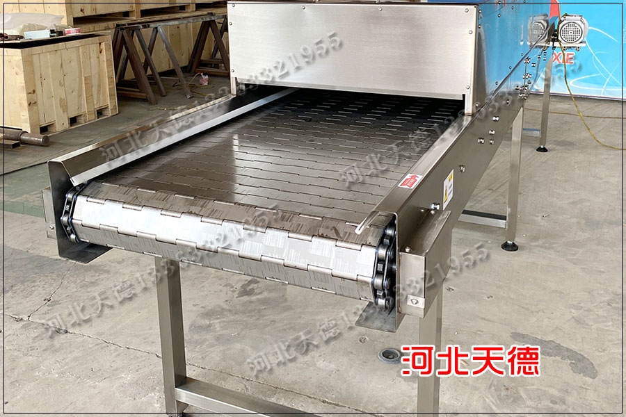 鏈板輸送機